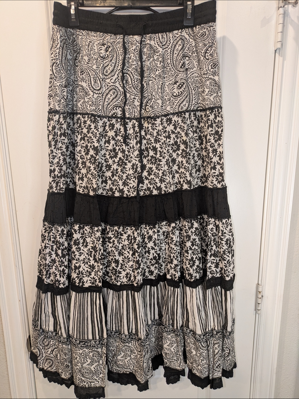 Bernardo Tiered Maxi Skirt Black White Paisley Floral Boho Peasant Cotton Large